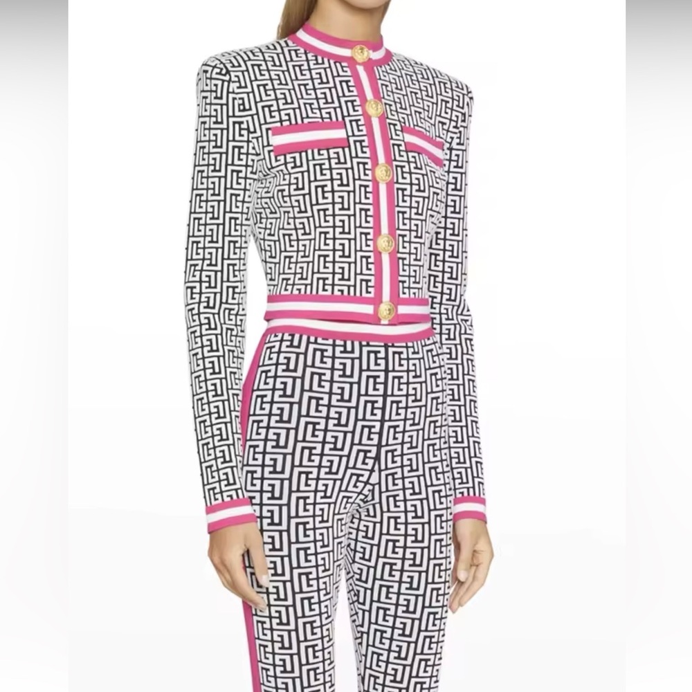 L'ATISTE Geometric Black White Outfit Pink